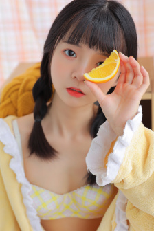 把毛笔放到洞里写字不准掉